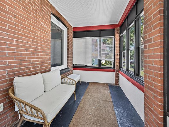 5th image of 1326 Adams STREET