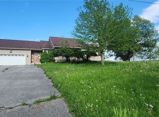 4265 S Holley Rd, Holley, NY 14470