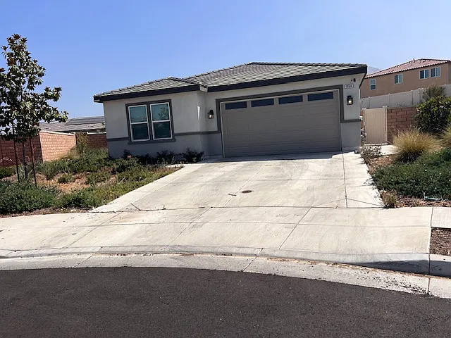 4 bed, 2206 sqft, $3,850 — Photo 2