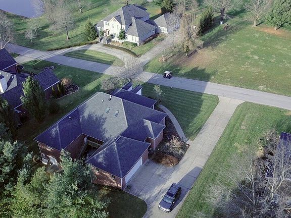 2 1/2 car garage