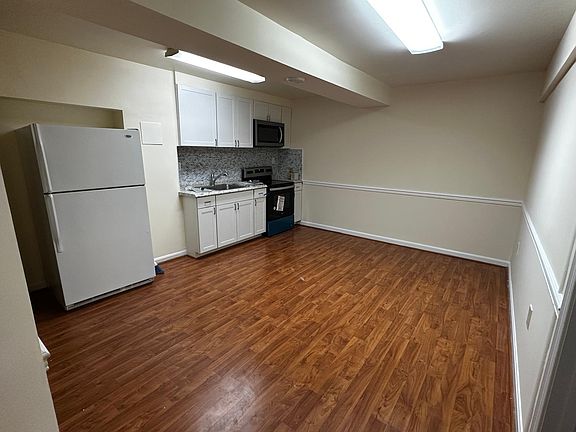3rd image of 14702 Jarnigan St #B