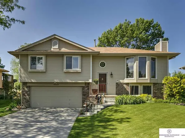 15223 Ontario St, Omaha, NE 68144