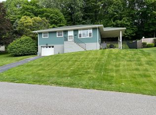87 Maple Ln, Pittston, PA 18640