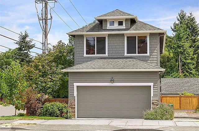 7558 35th Ave NE — Photo 1