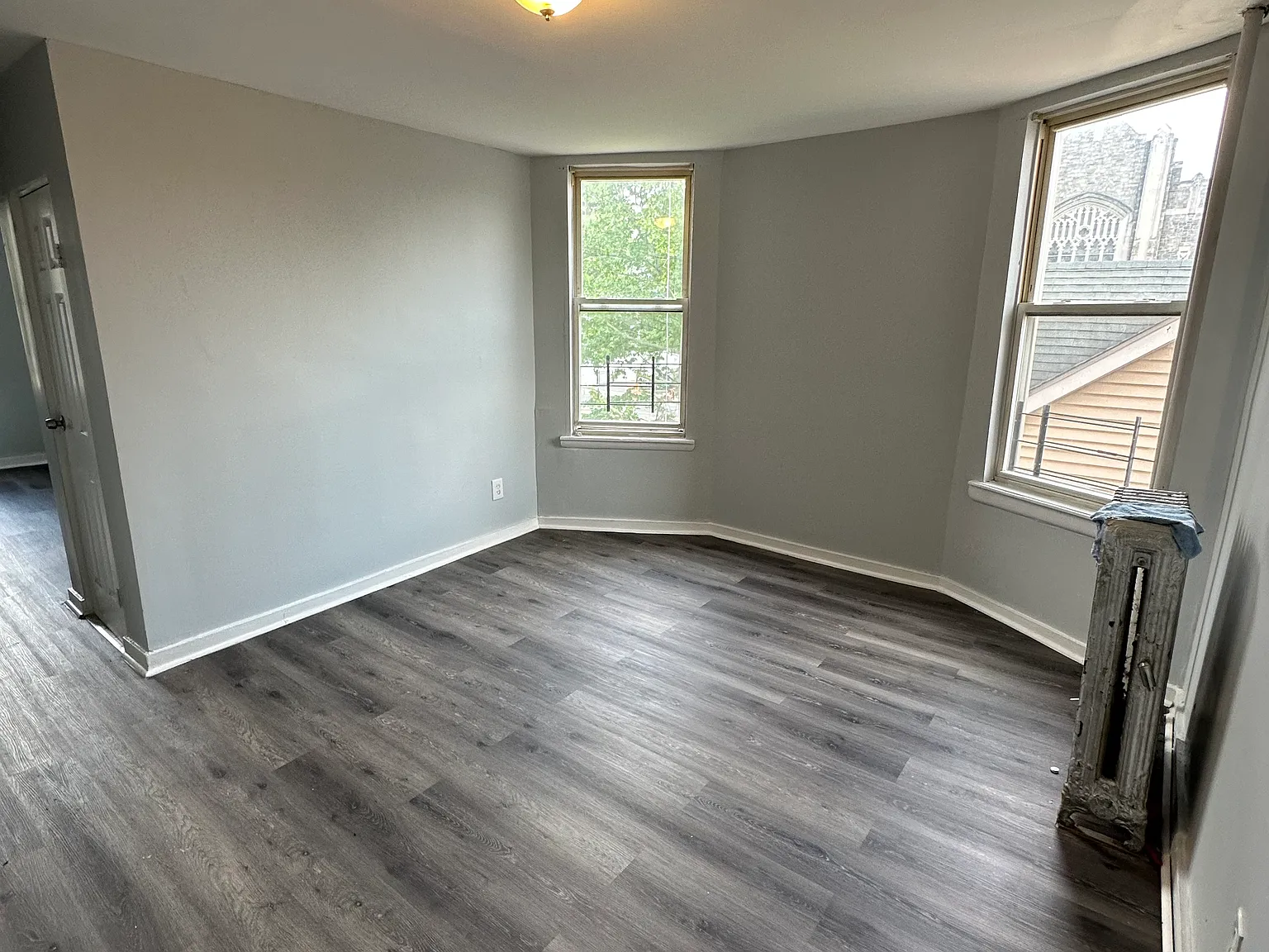 3 bed, $2,700 — Photo 2