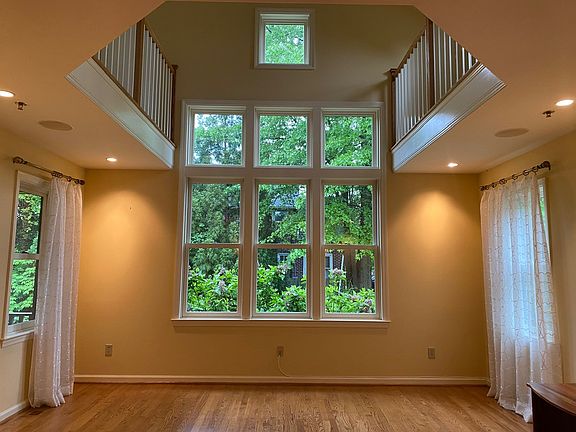 3rd image of 108 E Park Pl