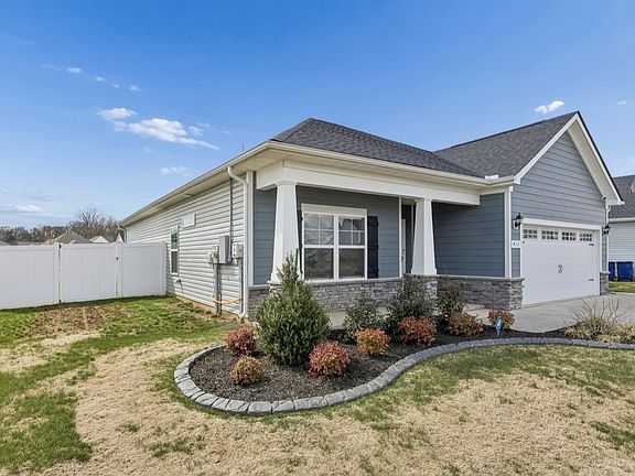3rd image of 413 Ruby Cate Way