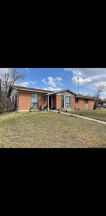 1st image of 1524 Meadow Dr