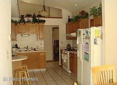 3rd image of 7104 Canyon Run Dr