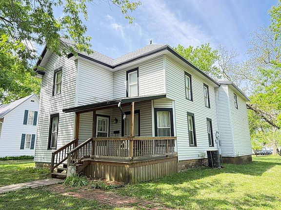 2nd image of 905 Lincoln St