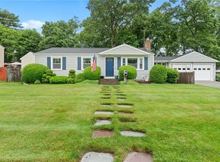 15 Rutland St, Warwick, RI 02888
