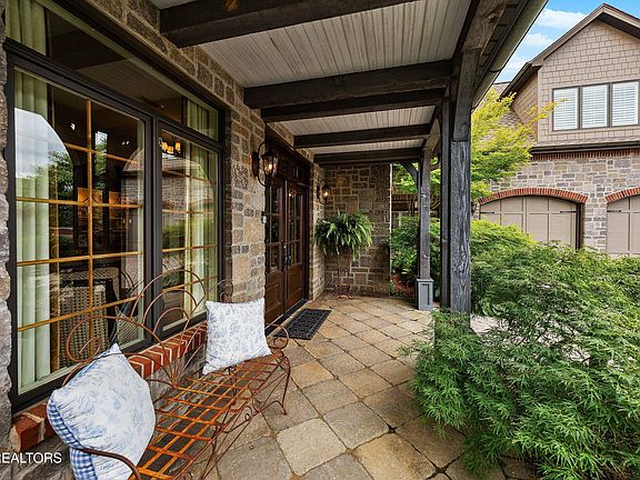 5th image of 7218 Wellsley Manor Way