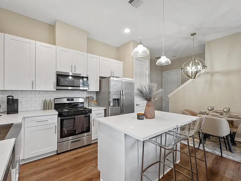 5620 Madison St — Photo 5