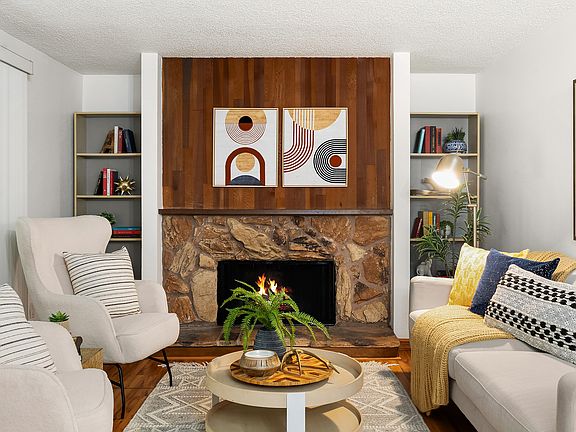 3rd image of 4727 W Lake Sammamish Pkwy SE APT B106