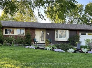 125 David Dr, Ottawa, ON K2G 2N6