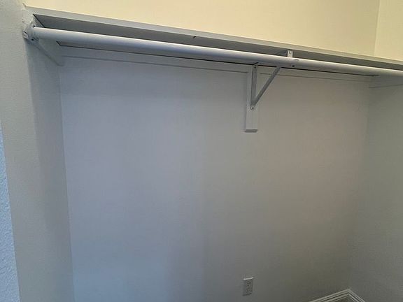 3rd image of 626 E 5th St APT 14