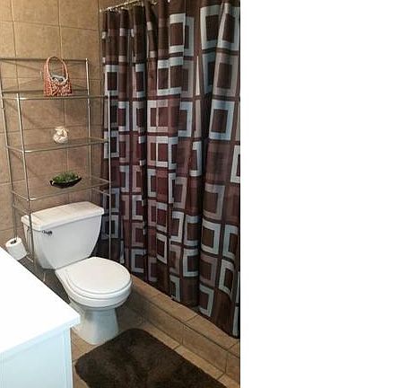 4th image of 1423 Bryant Ave #A
