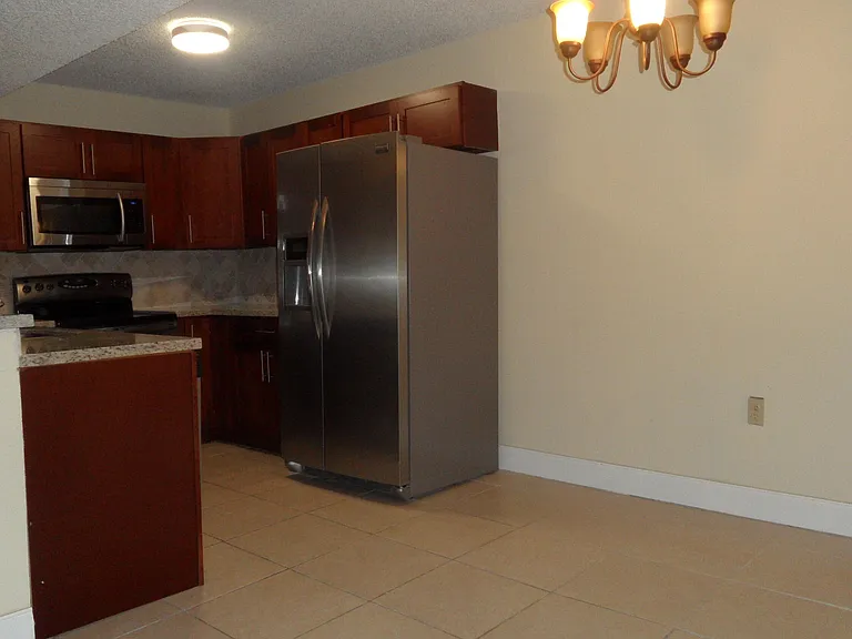 351 Palm Way #201 — Photo 7