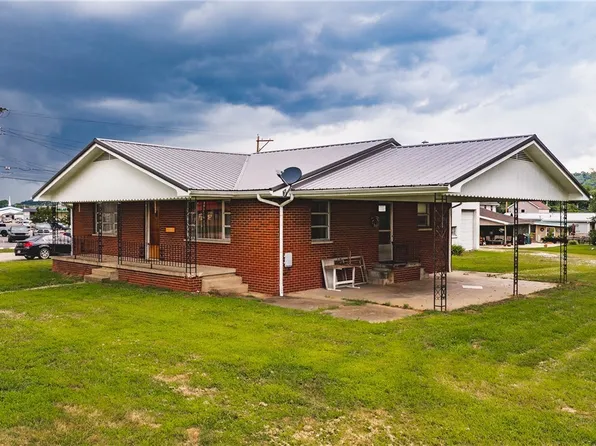 1722 Washington Blvd, Belpre, OH 45714