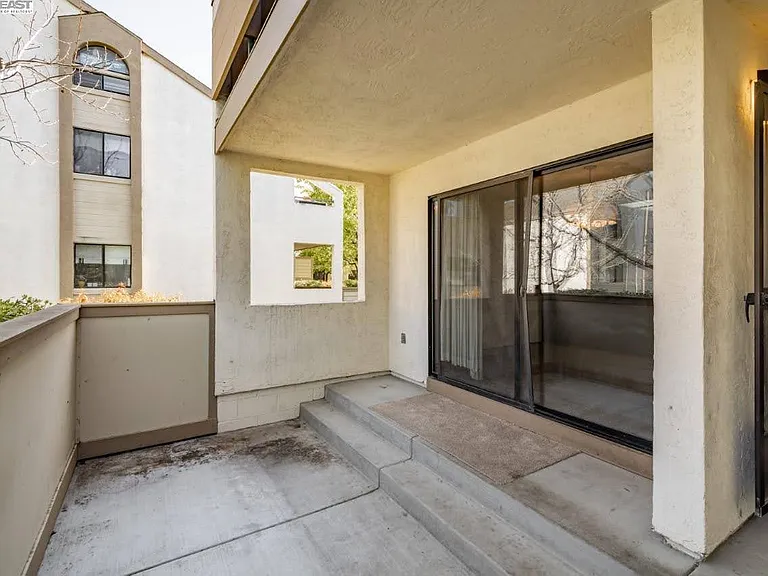 Walnut Ter — Photo 9