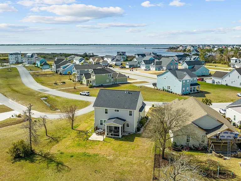 113 Bogue Harbor Ct — Photo 45