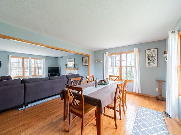 3rd image of 22484 Bridgeway Dr