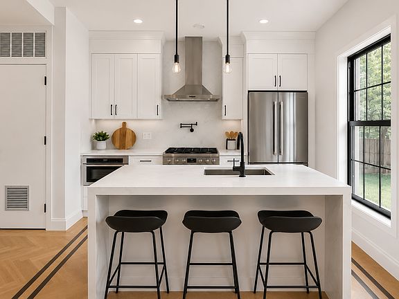 4th image of 1373 Park Pl Floor 2