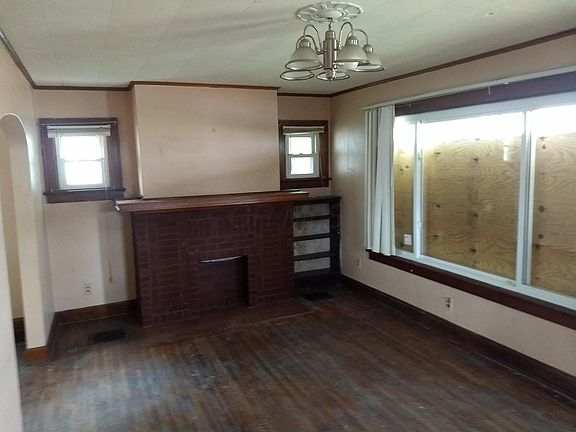 3rd image of 518 S Eureka Ave