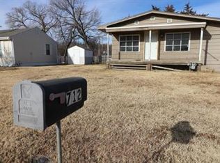 712 W Woodland Ave, Salina, KS 67401