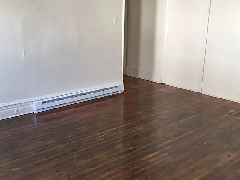 Student Housing 5 bedroom House Available Now & 2026-2027 School Year! — Photo 15