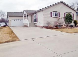 251 Cranberry Beach Blvd, White Lake, MI 48386