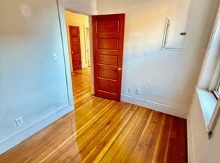 9 Thacher Ct #1, Boston, MA 02113