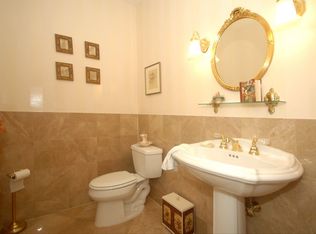 14 Cliffview Ct, West Windsor, NJ 08550