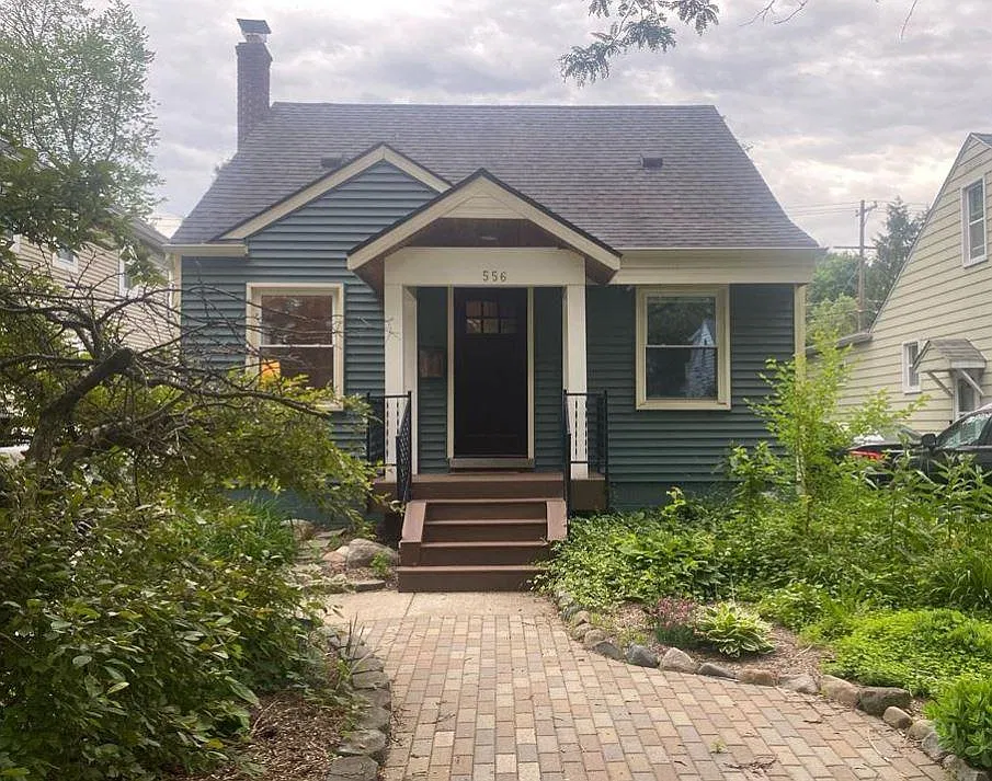 3 bed, 1000 sqft, $2,550 — Photo 2