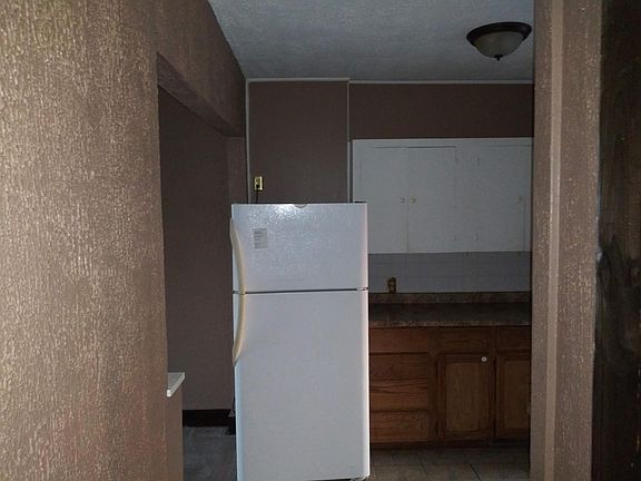 5th image of 209 Illinois Ave
