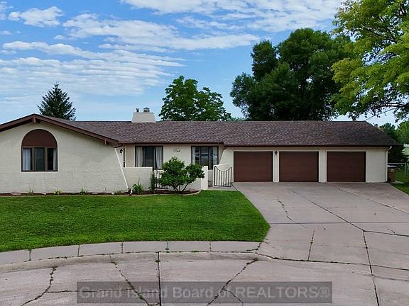 2nd image of 2805 Kingston Cir