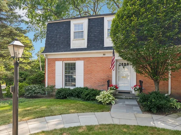 744 Oak St, Winnetka, IL 60093