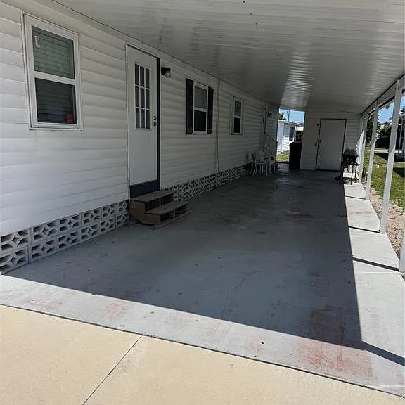 105 Del Rio Dr — Photo 2