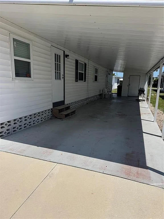 Building Photo - 105 Del Rio Dr