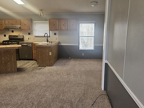 kitchen/dining room from front door