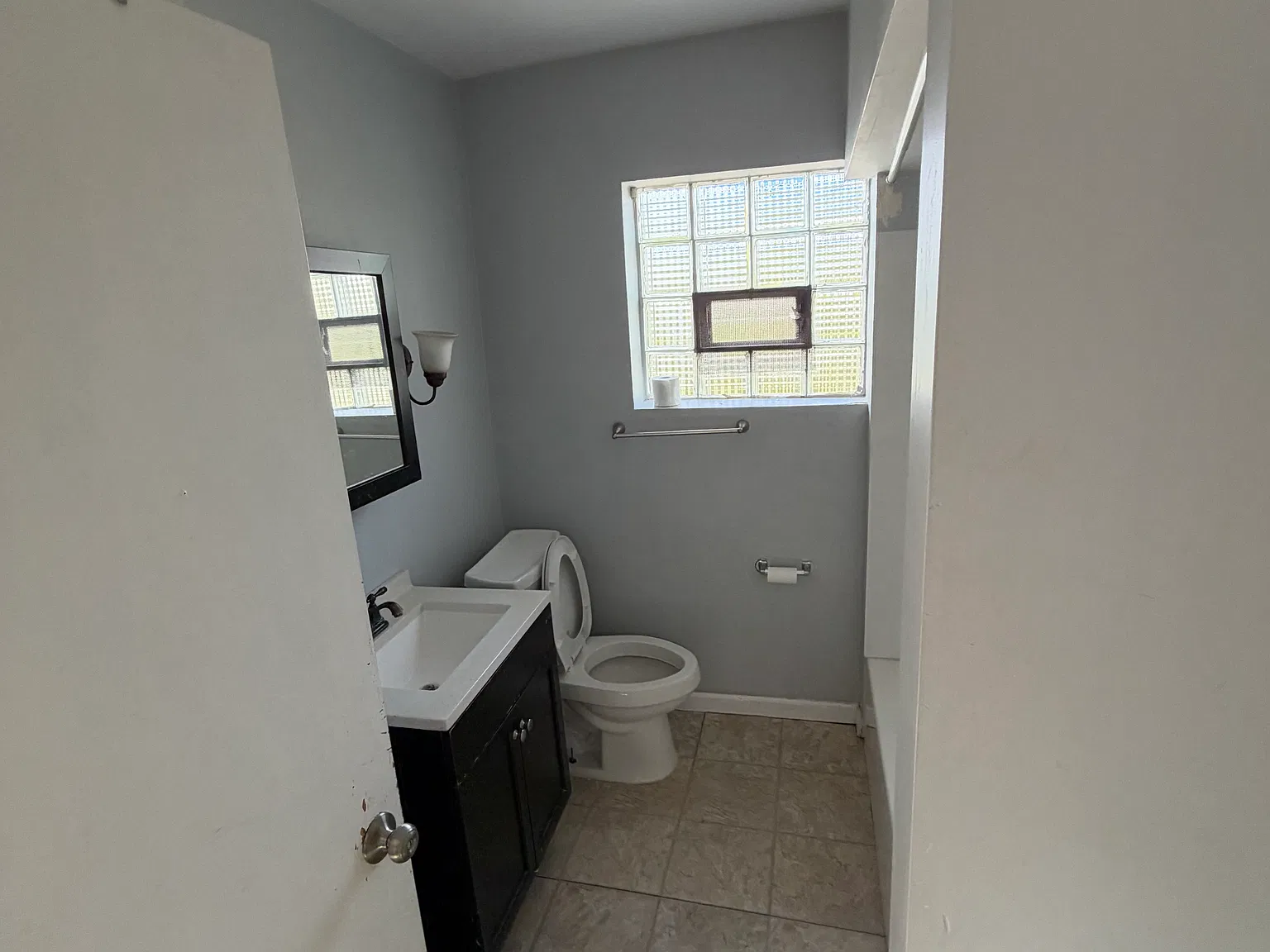 3 bed, 1.5 bath, 1440 sqft, $1,600 — Photo 1