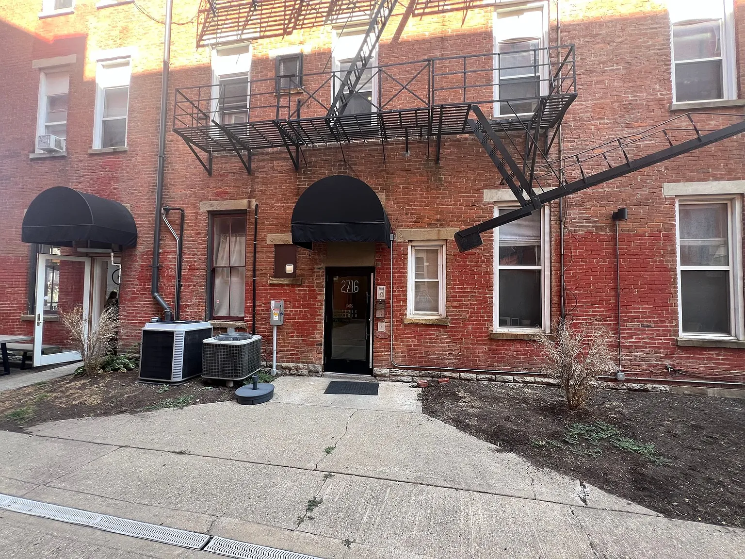 2716 Woodburn Avenue — Photo 3