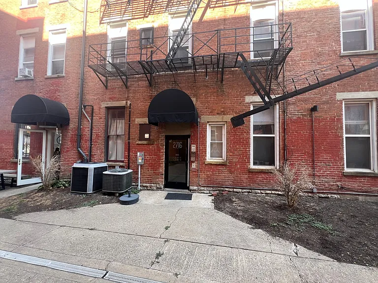 2716 Woodburn Avenue — Photo 3