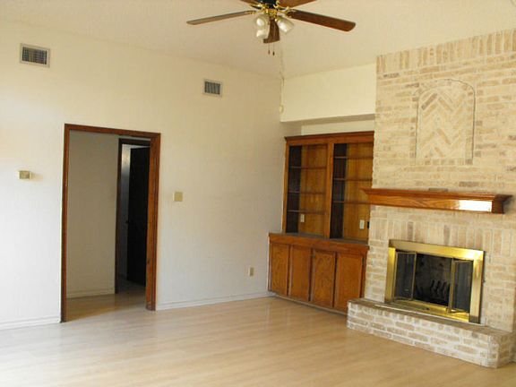 2nd image of 5234 Cromwell Dr
