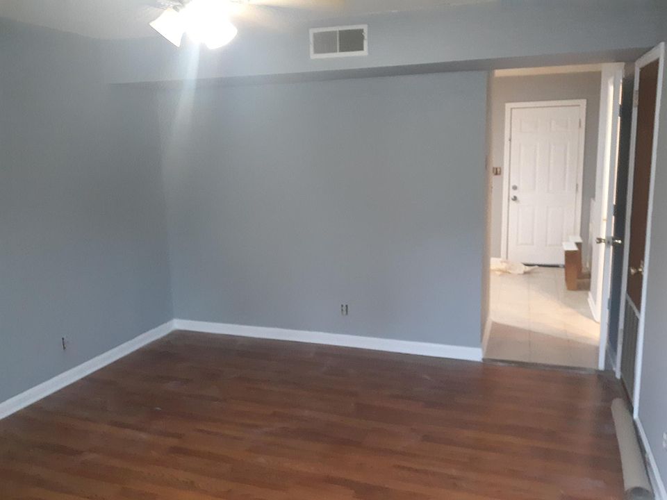 1st image of 251 Walnut Crest Dr