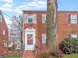 4829 9th St N, Arlington, VA 22203