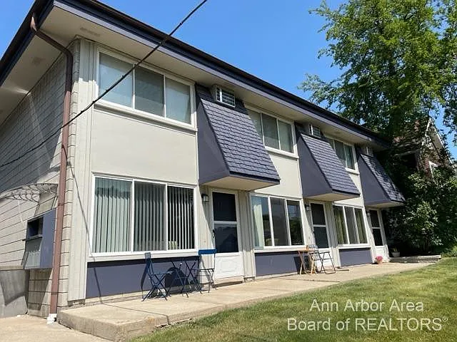 442 S 1st St #4