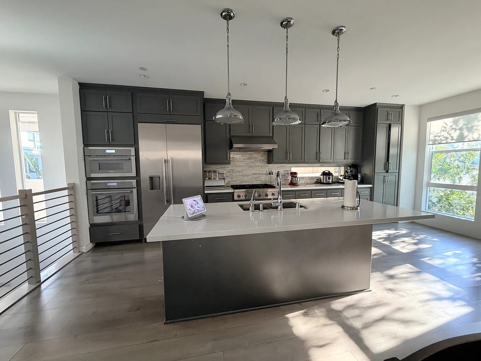 4 bed, 2557 sqft, $7,400 — Photo 3