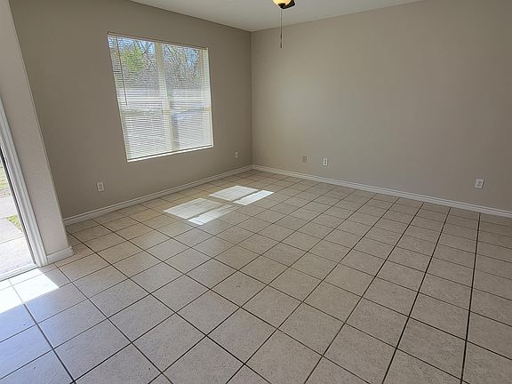 3rd image of 2215 N Palace Ave #100-1