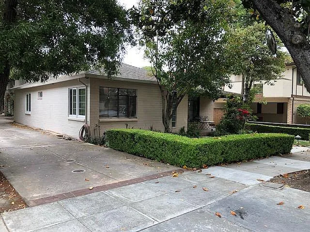 617 Prospect St — Photo 2